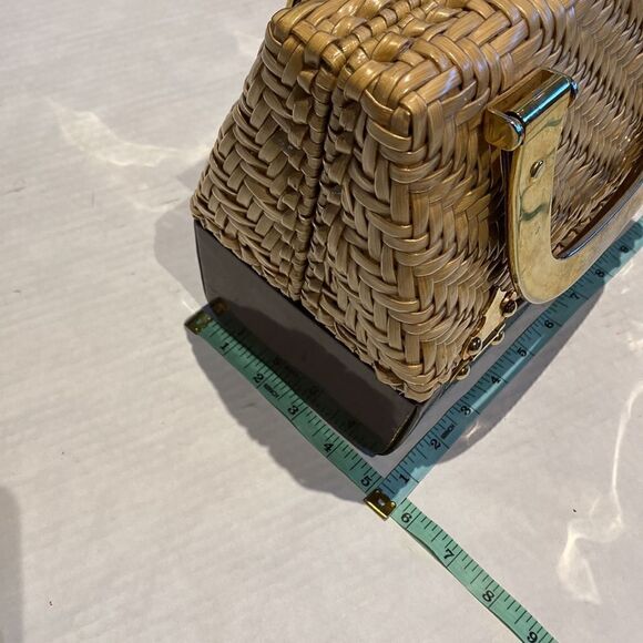 Crown Lewis Vintage basket weave purse lacquered straw bucket with gold hardware - Picture 7 of 11